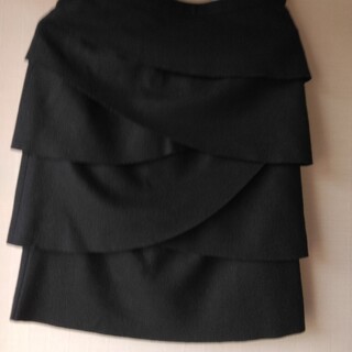 エムプルミエ(M-premier)のM-PREMIER  BLACK  スカート(ひざ丈スカート)