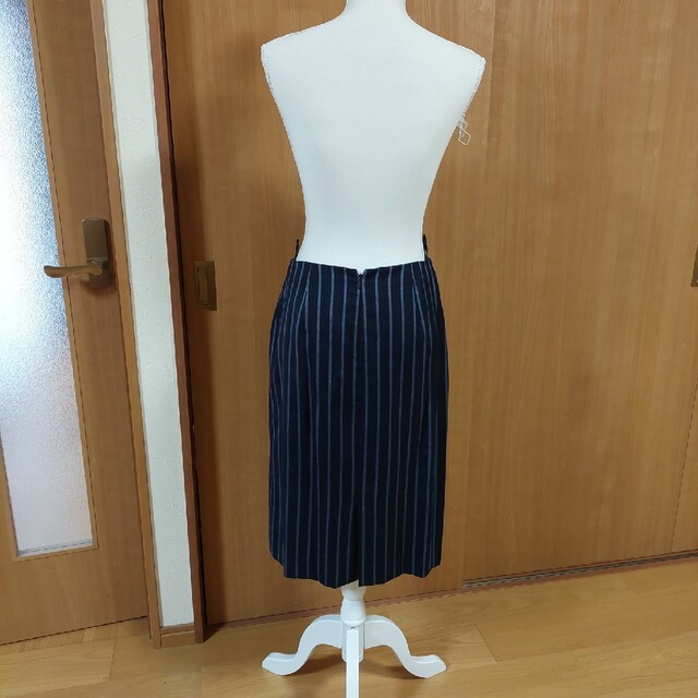 INED(イネド)の極美品　イネド　ストライプスカート レディースのスカート(ひざ丈スカート)の商品写真