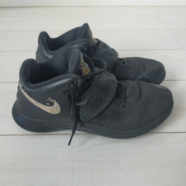NIKE カイリー フライトラップ 3 EP 25,5cm BLK | フリマアプリ ラクマ