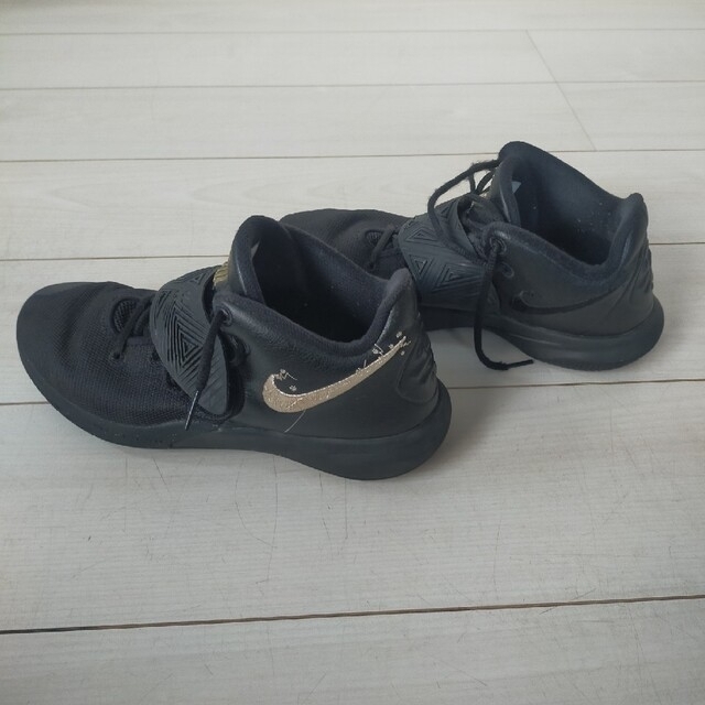 NIKE カイリー フライトラップ 3 EP 25,5cm BLK