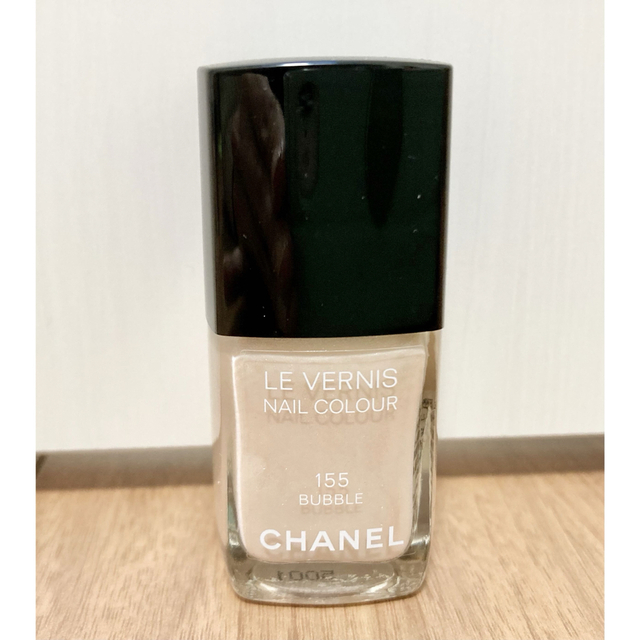 CHANEL(シャネル)のシャネル　ネイル　ヴェルニ　155 バブル　マニキュア　ネイルカラー コスメ/美容のネイル(マニキュア)の商品写真