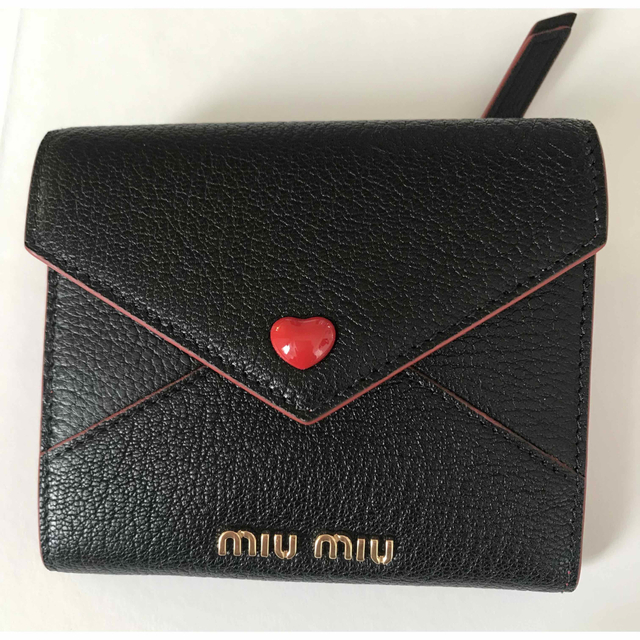 miumiu マドラスレザー財布