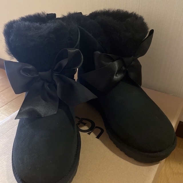 ◆新品未使用◆UGG W GITA  BOW MINI◆BLACK 6 23㎝