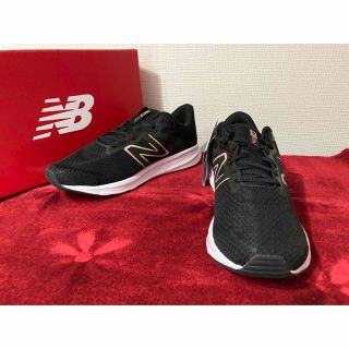 ニューバランス(New Balance)の新品ニューバランスnewbalance24.5cmレディーススニーカーランニング(スニーカー)