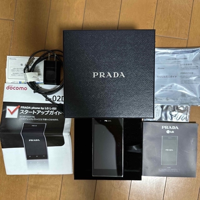 PRADA phon L-02D ブラック