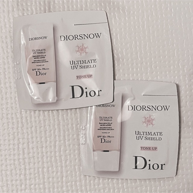 Christian Dior(クリスチャンディオール)のDior サテンシュシュ　スノーUVシールドトーンアップ レディースのヘアアクセサリー(ヘアゴム/シュシュ)の商品写真