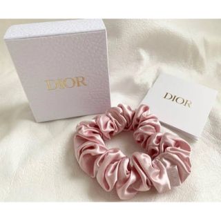 クリスチャンディオール(Christian Dior)のDior サテンシュシュ　スノーUVシールドトーンアップ(ヘアゴム/シュシュ)