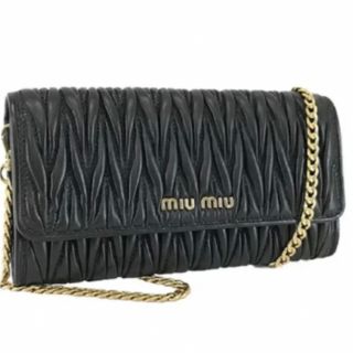 ミュウミュウ(miumiu)のmiumiu マトラッセ　長財布　新品　ブラック(財布)