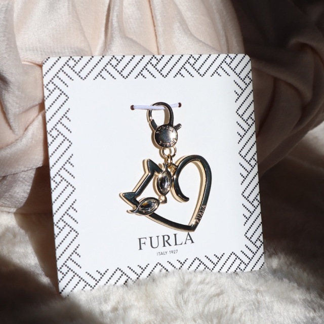 Furla(フルラ)の𓊆 新品 FURLA ネコ ハート ゴールドチャーム 𓊇  レディースのアクセサリー(チャーム)の商品写真