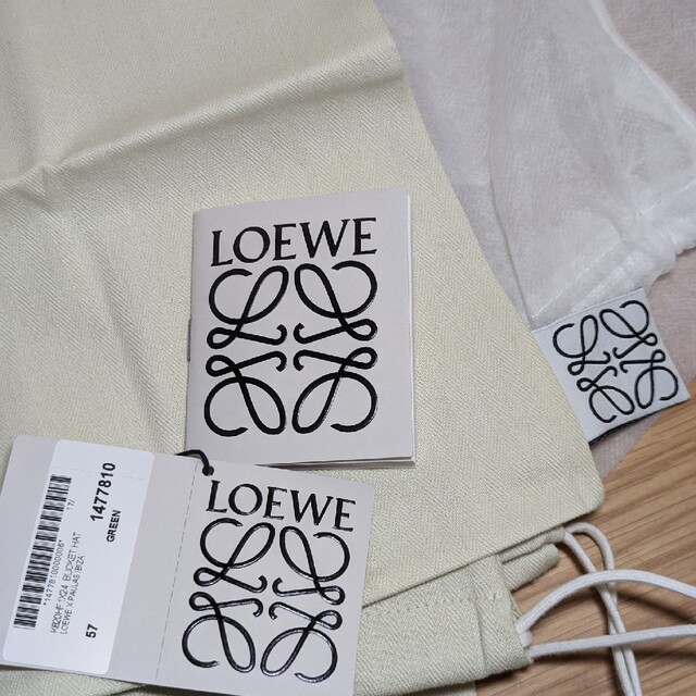 LOEWE(ロエベ)のloewe バケットハット　ロエベ　新品　グリーン　フィッシャーマンハット　57 レディースの帽子(ハット)の商品写真