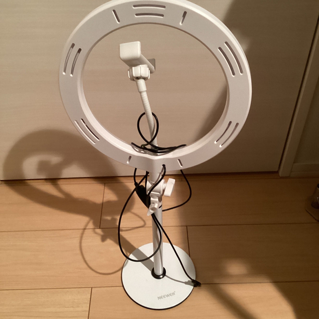 NEEWER リングライト ノートパソコン用 10インチ 自撮りリングライト スマホ/家電/カメラのカメラ(ストロボ/照明)の商品写真
