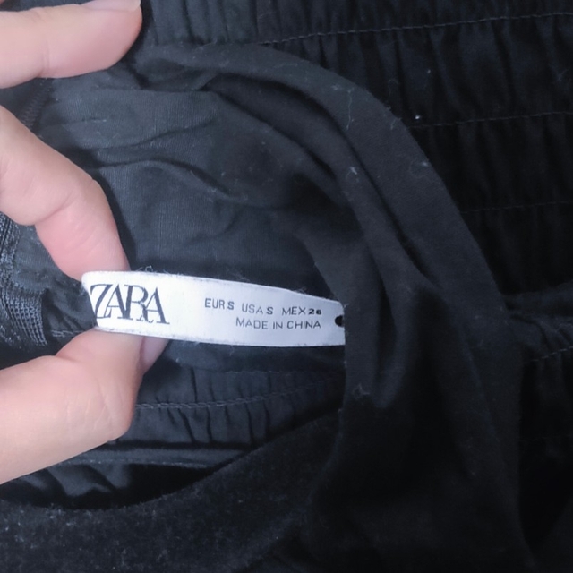 ZARA(ザラ)のザラ ブラウス 黒 リボン シャツ レディースのトップス(シャツ/ブラウス(長袖/七分))の商品写真