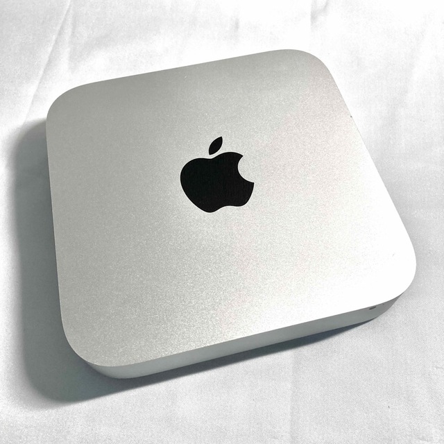 Apple(アップル)のApple Mac mini PC 2011+Bluetoothキーボードマウス スマホ/家電/カメラのPC/タブレット(デスクトップ型PC)の商品写真