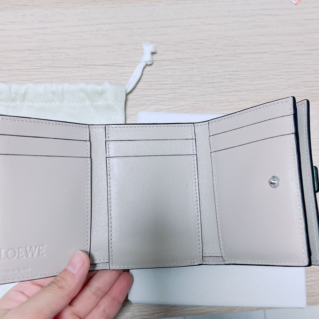LOEWE - 最終お値下げ LOEWE お財布の通販 by きてぃs shop|ロエベ LOEWE - 最終お値下げ LOEWE お財布の通販 by きてぃs shop|ロエベ