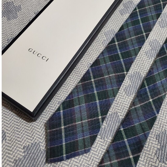 Gucci(グッチ)の【未使用美品　人気ブランド　GUCCI】グリーン×チェック　カシミアのネクタイ メンズのファッション小物(ネクタイ)の商品写真