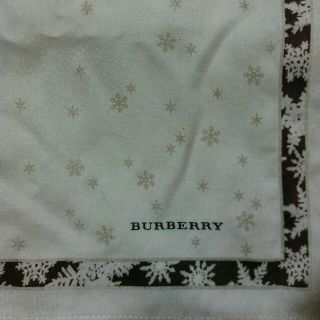 バーバリー(BURBERRY)のバーバリー白　結晶柄ハンカチ(ハンカチ)