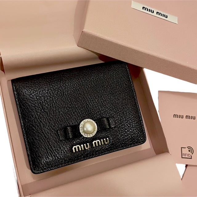 【新品】miumiu♡マドラスパール 2つ折りミニ財布