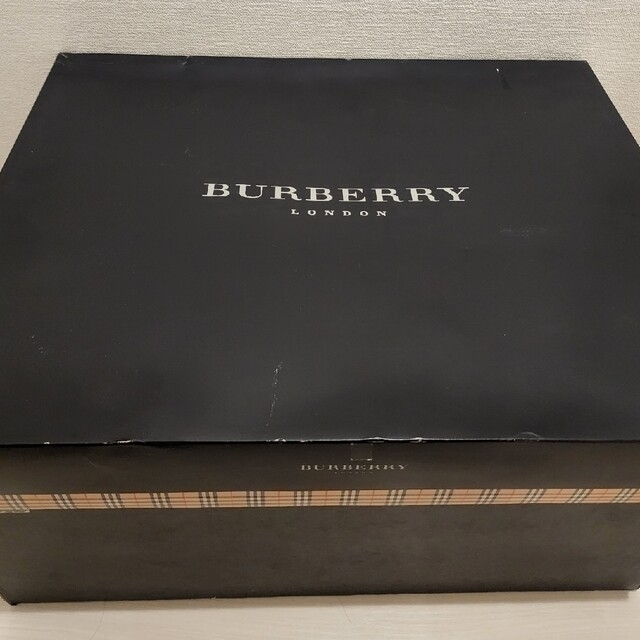 BURBERRY(バーバリー)の驚安！【新品未使用】BURBERRY毛布 2枚セット インテリア/住まい/日用品の寝具(毛布)の商品写真