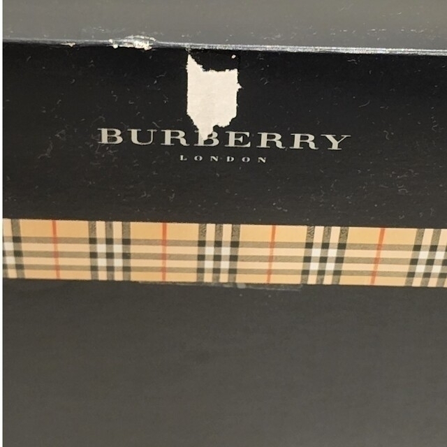 BURBERRY(バーバリー)の驚安！【新品未使用】BURBERRY毛布 2枚セット インテリア/住まい/日用品の寝具(毛布)の商品写真