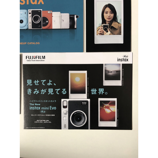 富士フイルム(フジフイルム)のカタログ　4点　富士フイルム　チェキ　instax 広瀬すず　匿名配送 エンタメ/ホビーのタレントグッズ(アイドルグッズ)の商品写真