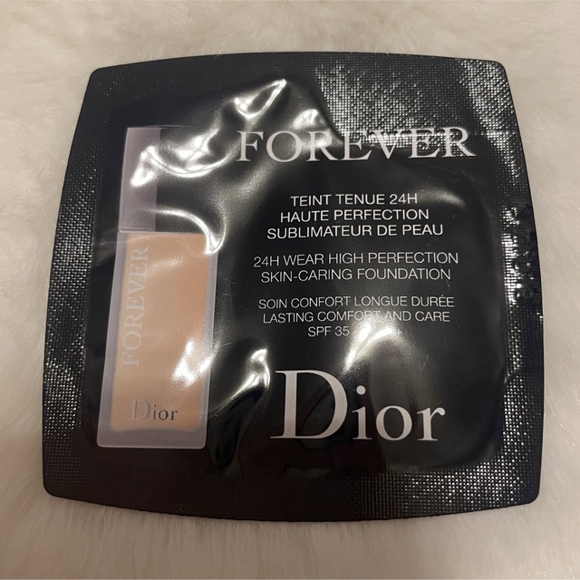 Dior(ディオール)のDior ディオールスキン フォーエヴァー フルイドマット 1N ニュートラル  コスメ/美容のベースメイク/化粧品(ファンデーション)の商品写真