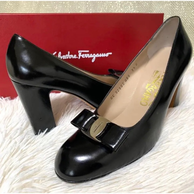 極美品】Salvatore Ferragamo ヴァラリボン パンプス - www.glycoala.com
