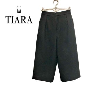 ティアラ(tiara)の【新品未使用】Tiara  ウールワイドクロップドパンツ(クロップドパンツ)