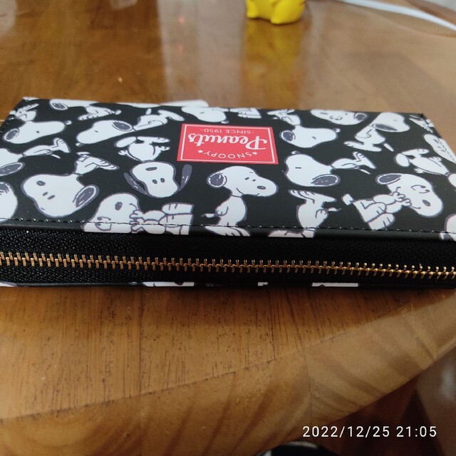 PEANUTS(ピーナッツ)のスヌーピー長財布 レディースのファッション小物(財布)の商品写真