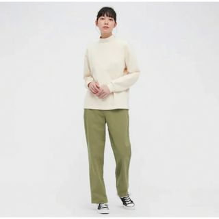 ユニクロ(UNIQLO)の5/31まで期間限定お値下げ　ハイウエストストレートチノパンツ(チノパン)