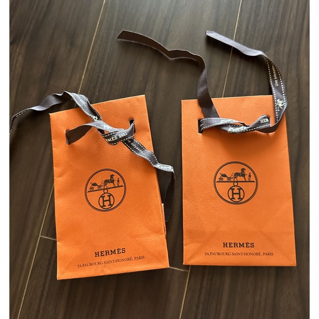 Hermes(エルメス)のレア☆エルメスプレゼント用紙袋☆2枚 レディースのバッグ(ショップ袋)の商品写真