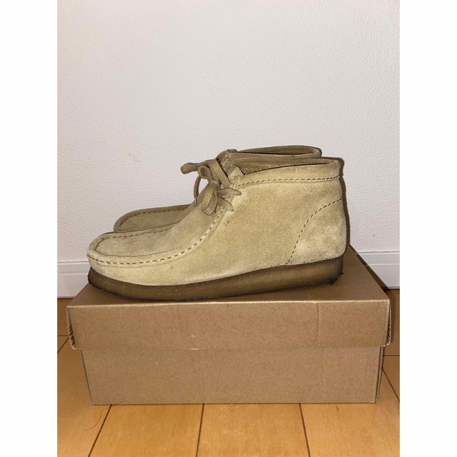 Clarks(クラークス)のClarks Wallabee Boot Maple Sued 26.5cm メンズの靴/シューズ(ブーツ)の商品写真