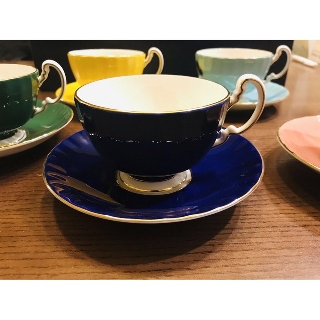 Aynsley China(エインズレイ)の【未使用】Aynsley(エインズレイ) ティーカップ＆ソーサー インテリア/住まい/日用品のキッチン/食器(グラス/カップ)の商品写真