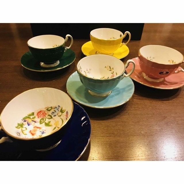 Aynsley China(エインズレイ)の【未使用】Aynsley(エインズレイ) ティーカップ＆ソーサー インテリア/住まい/日用品のキッチン/食器(グラス/カップ)の商品写真