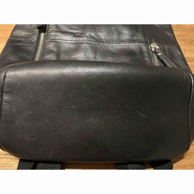 CAL 牛革リュック　ブラック レディースのバッグ(リュック/バックパック)の商品写真