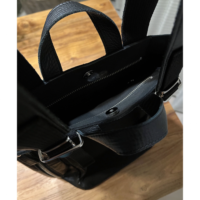 CAL 牛革リュック　ブラック レディースのバッグ(リュック/バックパック)の商品写真