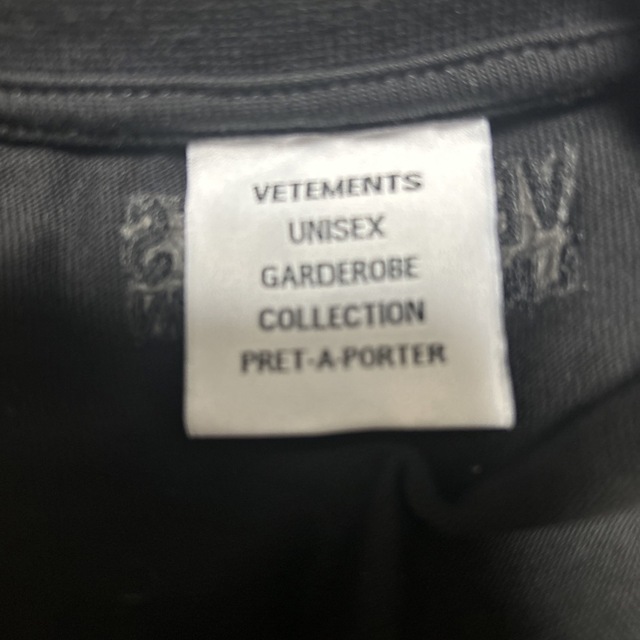 VETEMENTS ロゴラベル 新到着 7840円引き pflegedienst-swisttal.de