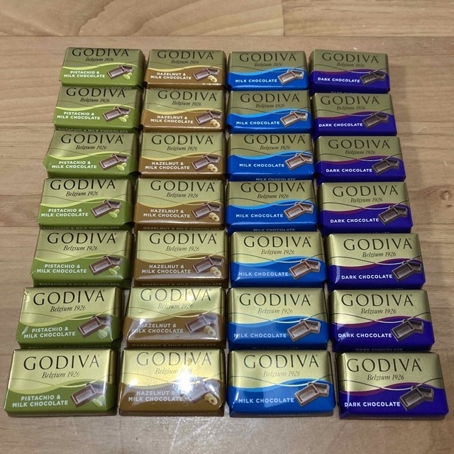 GODIVA(ゴディバ)のGODIVA ゴディバ　ナポリタンチョコレート　28個セット 食品/飲料/酒の食品(菓子/デザート)の商品写真