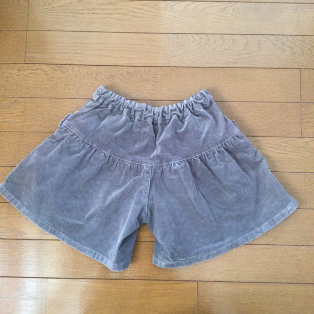 BeBe(ベベ)のBebe コーデュロイ　キュロット　130 キッズ/ベビー/マタニティのキッズ服女の子用(90cm~)(パンツ/スパッツ)の商品写真