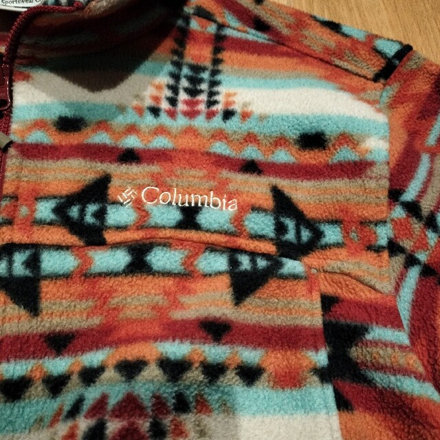 Columbia(コロンビア)の【ColumbiaメンズＳ】フリース　派手柄 メンズのジャケット/アウター(ブルゾン)の商品写真