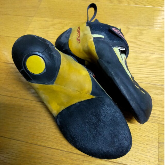 LA SPORTIVA(スポルティバ)のスポルティバ スクワマ 38.5 スポーツ/アウトドアのアウトドア(登山用品)の商品写真