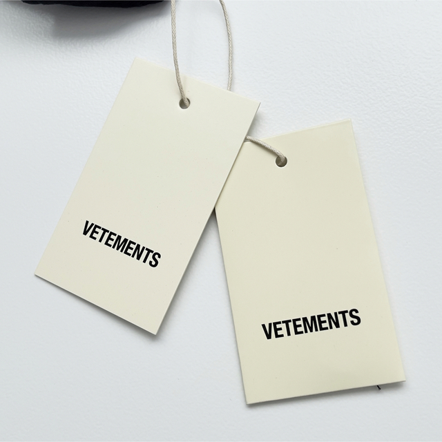 未使用タグ付き VETEMENTS gmbh バックロゴブルゾン サイズS