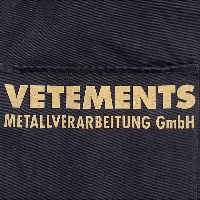 ヴェトモン VETEMENTS GmbH バックロゴオーバーサイズ長袖