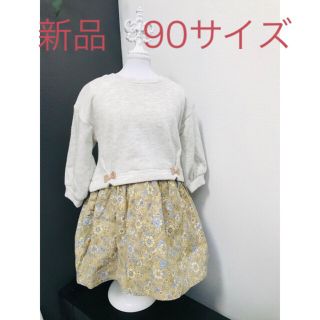 新品　90 サイズ　かわいい小花柄　ワンピース　森ガール(ワンピース)