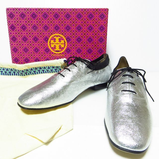 Tory Burch(トリーバーチ)の未使用箱付き TORY BURCH メンズ ドレスシューズ シルバー 最高級 メンズの靴/シューズ(ドレス/ビジネス)の商品写真