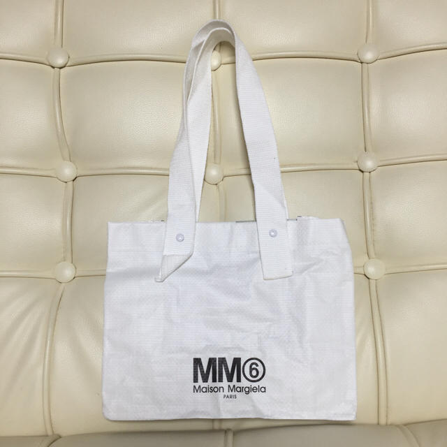 Maison Martin Margiela(マルタンマルジェラ)の送料込 MM6 ショップバッグ 小 レディースのバッグ(ショップ袋)の商品写真