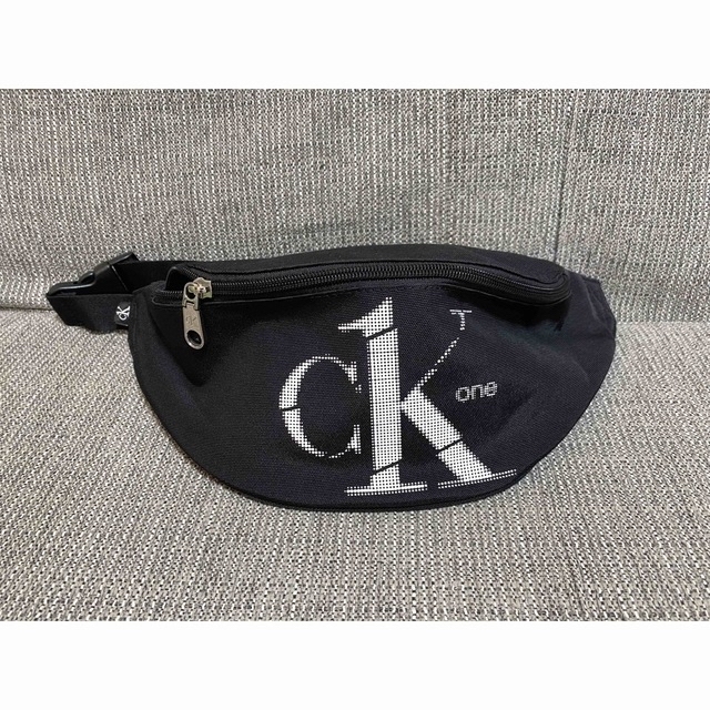 Calvin Klein(カルバンクライン)のCalvinKlein ボディバッグ 美品 格安 メンズのバッグ(ボディーバッグ)の商品写真