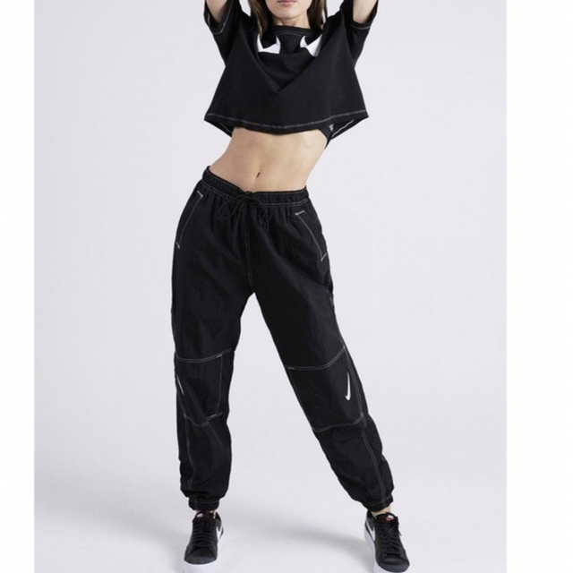 特別ページ NIKE ナイキ スウッシュ レペル ジョガーパンツ ナイロンパンツ
