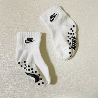 ナイキ(NIKE)のNIKE ナイキ　白　ホワイト　ロゴ　キッズ用　靴下　ソックス(靴下/タイツ)