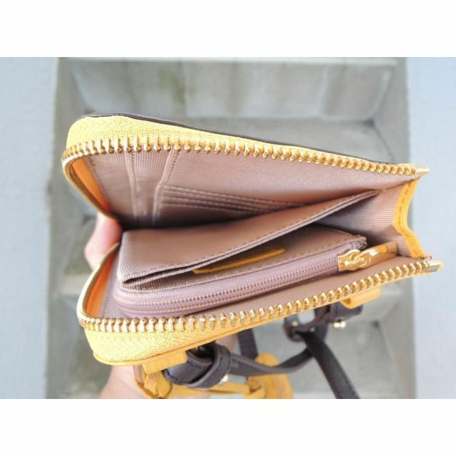 新品☆送料込☆14800円☆スマホが入る 牛革 ウォレットショルダー 財布