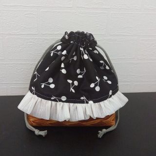 【ハンドメイド】さくらんぼ　チェリー　お弁当袋　ランチバッグ　巾着(ランチボックス巾着)